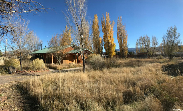 40 E 200 N, Torrey, UT 84775 — photo 10