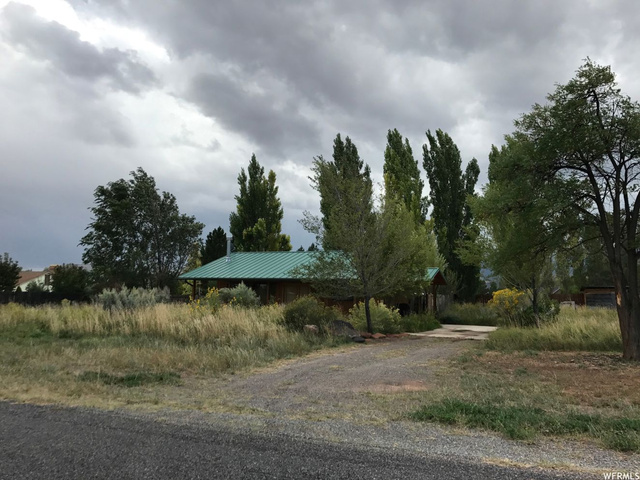40 E 200 N, Torrey, UT 84775 — photo 11