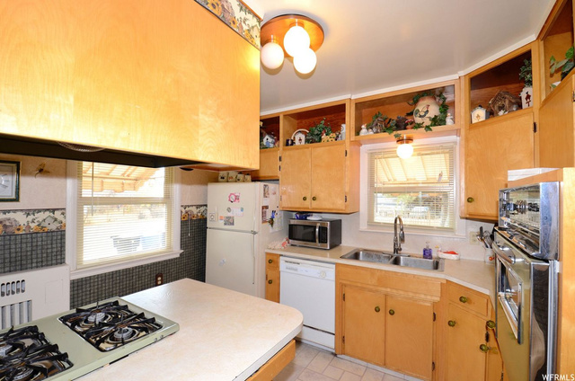 155 E 300 N, Tremonton, UT 84337 — photo 10