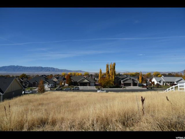 170 N Hillside Dr E, Smithfield, UT 84335 — photo 2