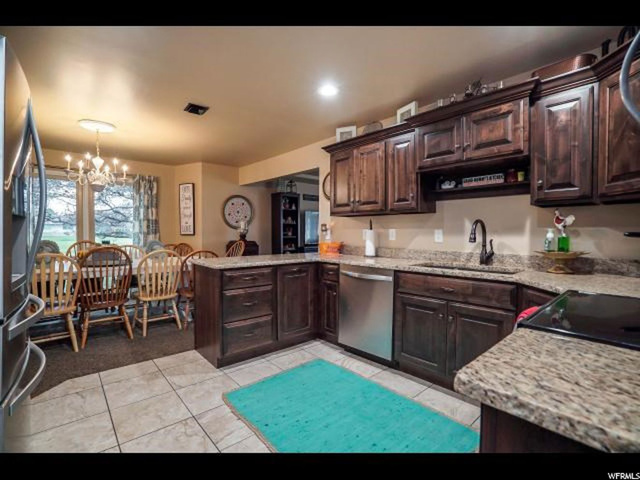 5477 S 925 E, South Ogden, UT 84405 — photo 9