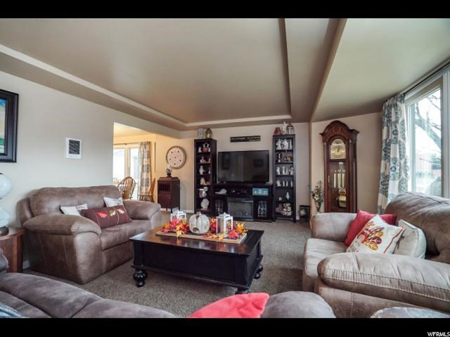 5477 S 925 E, South Ogden, UT 84405 — photo 2
