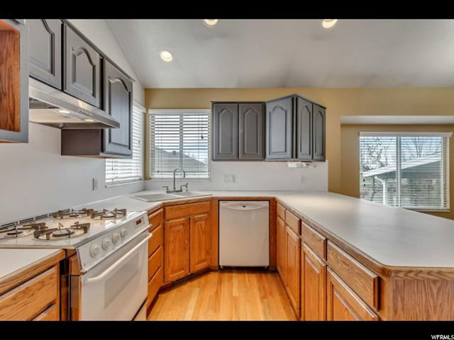1057 N 400 W, Centerville, UT 84014 — photo 10