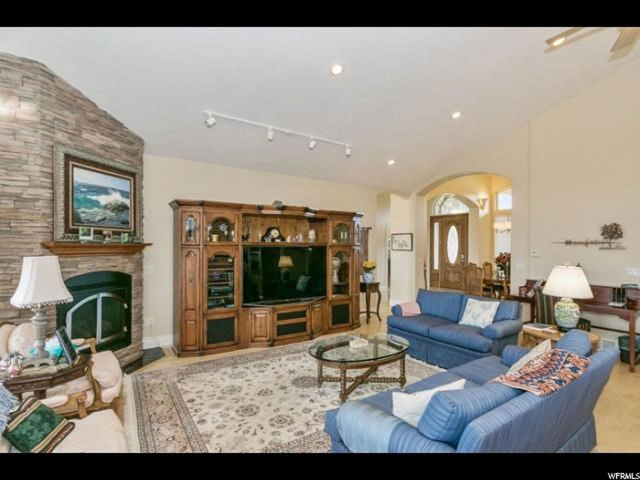 1827 E Bear Claw Cir, Draper, UT 84020 — photo 12