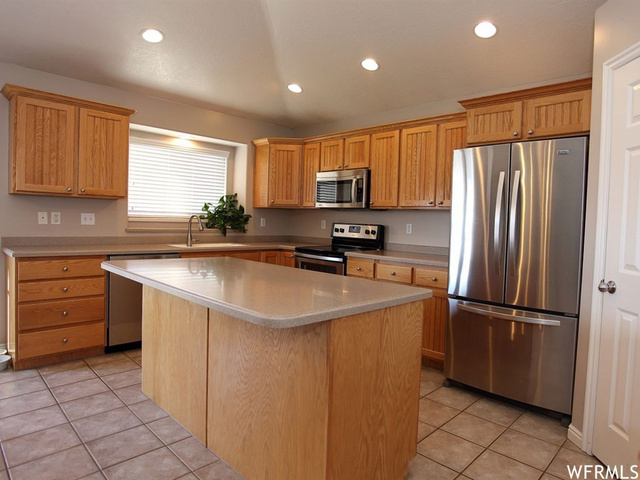 1974 S Chelemes Way E, Clearfield, UT 84015 — photo 5