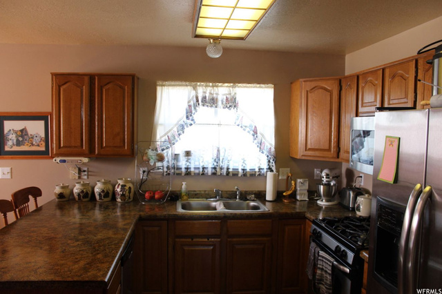 1060 S 600 W, Tremonton, UT 84337 — photo 3