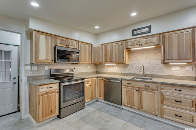 313 E 1700 S, Bountiful, UT 84010 — photo 6