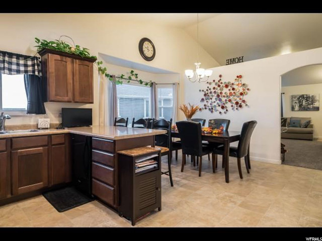 946 E Chris S, Clearfield, UT 84015 — photo 6