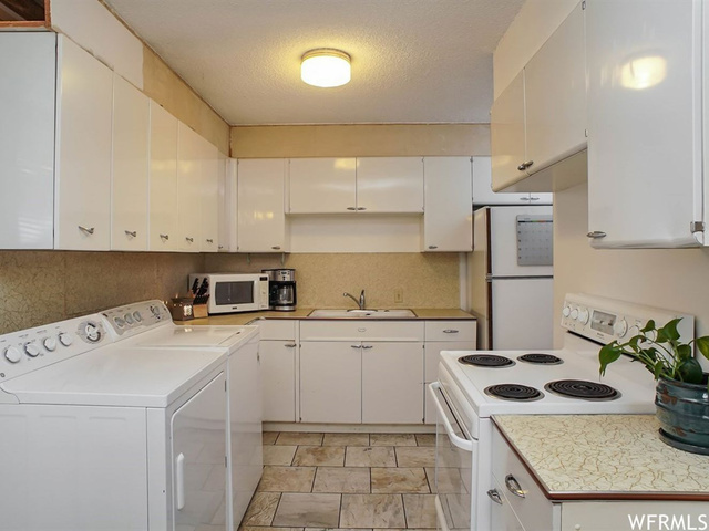 5227 S 2425 W, Roy, UT 84067 — photo 10