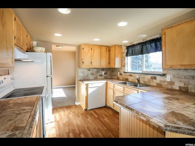 652 Howard Dr E, Sandy, UT 84070 — photo 9