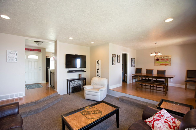 583 E Meadowlark Ln S, Bountiful, UT 84010 — photo 11