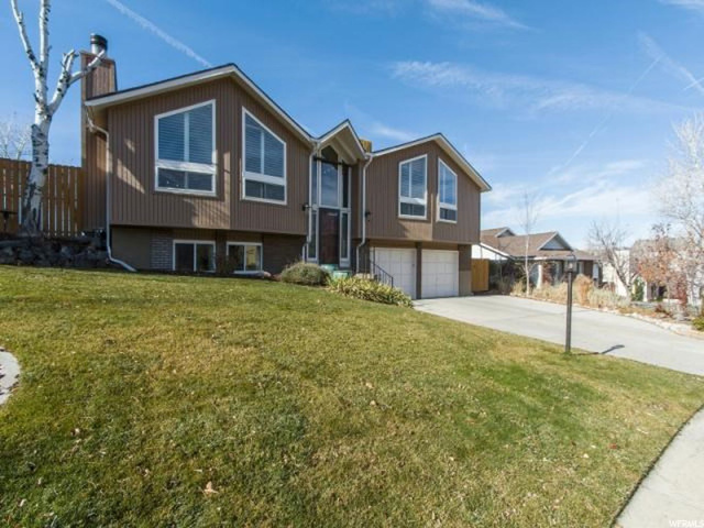 9832 S Falconhurst Dr E, Sandy, UT 84092 — photo 2