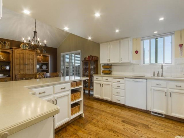9832 S Falconhurst Dr E, Sandy, UT 84092 — photo 12
