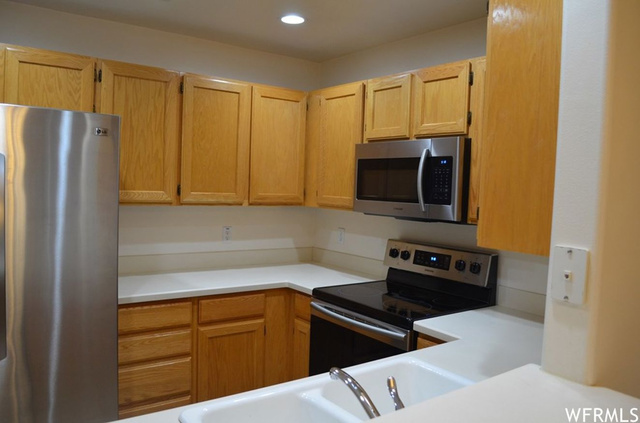 490 E 700 #5a S #5A, Clearfield, UT 84015 — photo 6