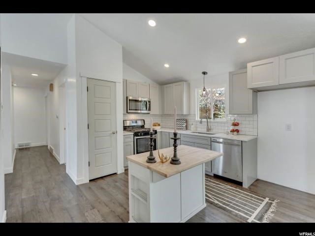 1112 N Deerfield Dr, Centerville, UT 84014 — photo 9