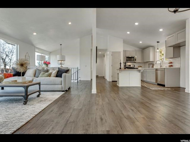 1112 N Deerfield Dr, Centerville, UT 84014 — photo 5