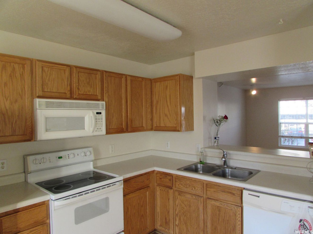 408 E 500 S, Clearfield, UT 84015 — photo 7