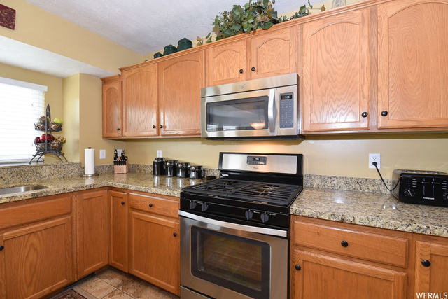 11448 Raspberry Ct, Draper, UT 84020 — photo 8