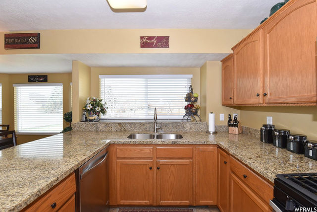 11448 Raspberry Ct, Draper, UT 84020 — photo 10