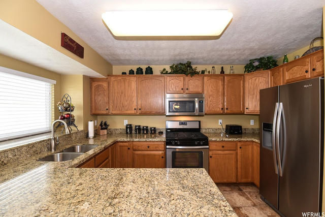 11448 Raspberry Ct, Draper, UT 84020 — photo 9