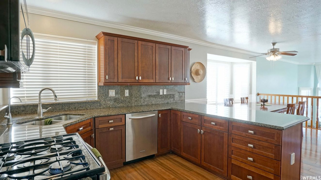 546 W 1650 N, Centerville, UT 84014 — photo 9