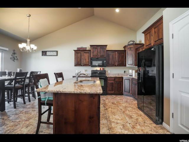 1396 W 2340 N, Clinton, UT 84015 — photo 5