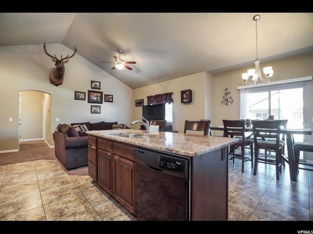 1396 W 2340 N, Clinton, UT 84015 — photo 8
