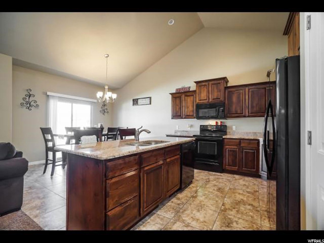 1396 W 2340 N, Clinton, UT 84015 — photo 6