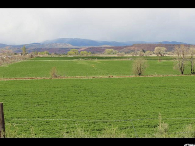 4689 N 10500 E, Lapoint, UT 84039 — photo 10