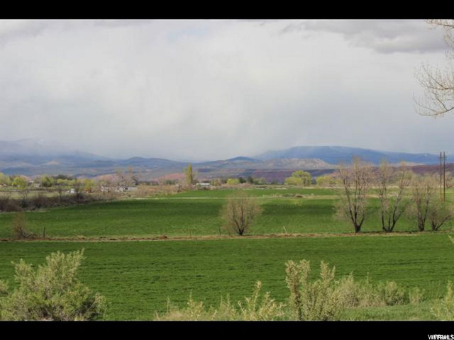 4689 N 10500 E, Lapoint, UT 84039 — photo 8