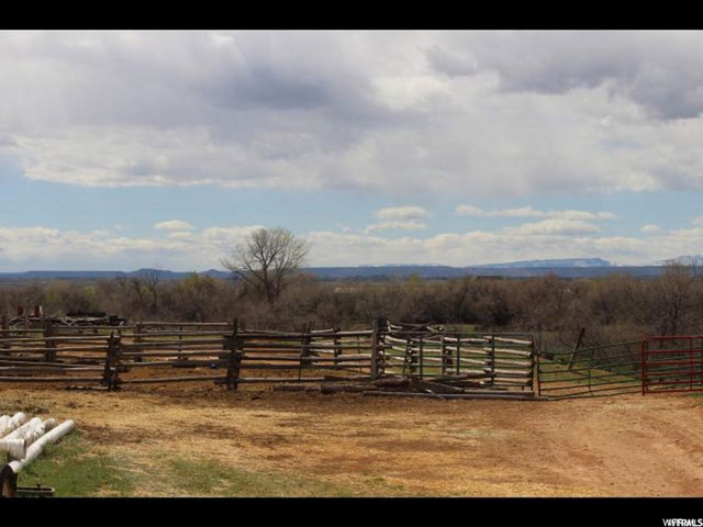 4689 N 10500 E, Lapoint, UT 84039 — photo 11