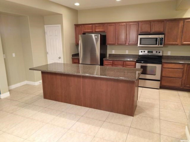 31 E Resaca Dr S, Sandy, UT 84070 — photo 3