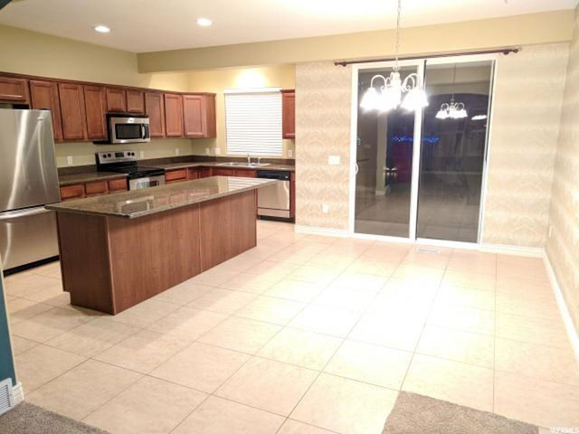 31 E Resaca Dr S, Sandy, UT 84070 — photo 2