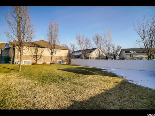 52 E Whitaker Cir, Kaysville, UT 84037 — photo 3