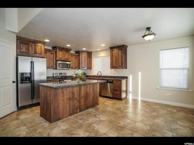 52 E Whitaker Cir, Kaysville, UT 84037 — photo 10