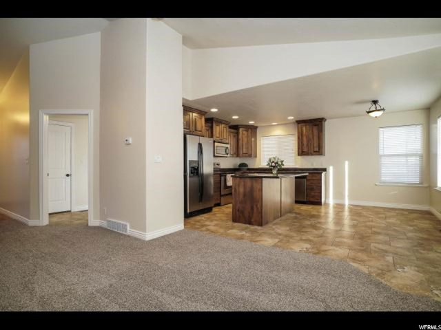 52 E Whitaker Cir, Kaysville, UT 84037 — photo 9