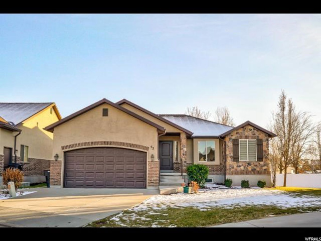 52 E Whitaker Cir, Kaysville, UT 84037 — photo 2