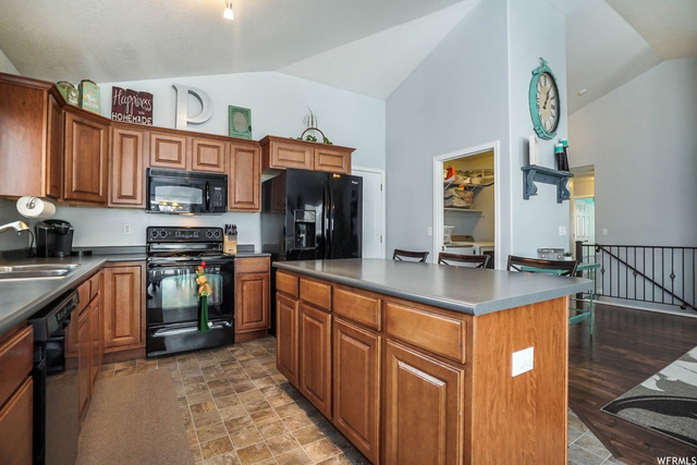 925 E James Cir, Clearfield, UT 84015 — photo 8