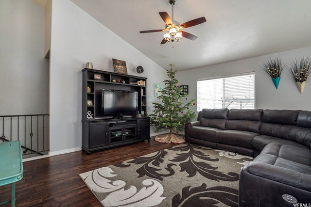 925 E James Cir, Clearfield, UT 84015 — photo 4