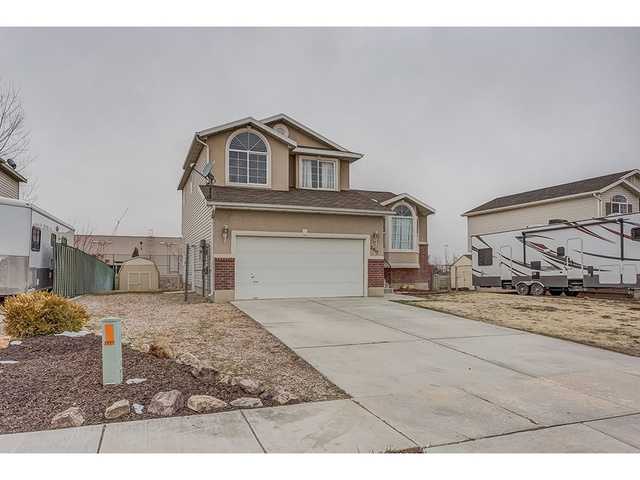 2017 N 1720 W, Clinton, UT 84015 — photo 2