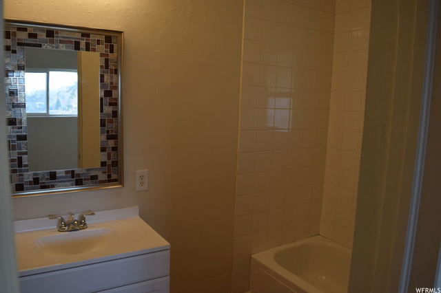 886 N 200 E, American Fork, UT 84003 — photo 12