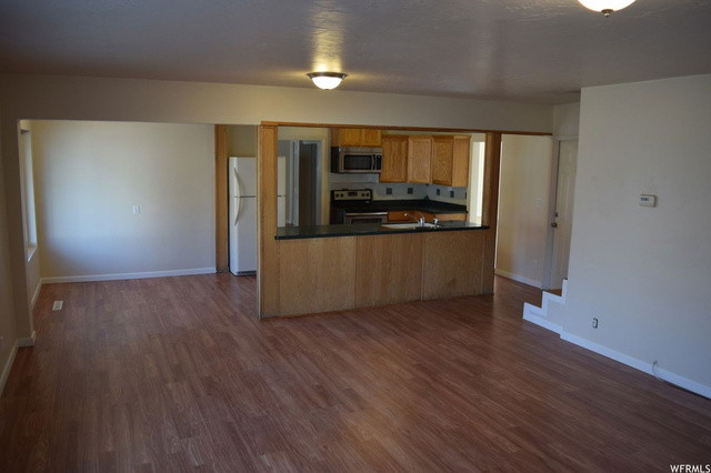 886 N 200 E, American Fork, UT 84003 — photo 6