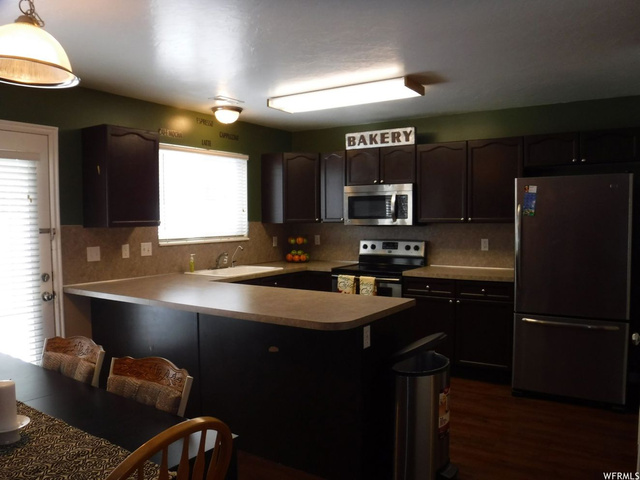 328 E 2350 N, North Ogden, UT 84414 — photo 3