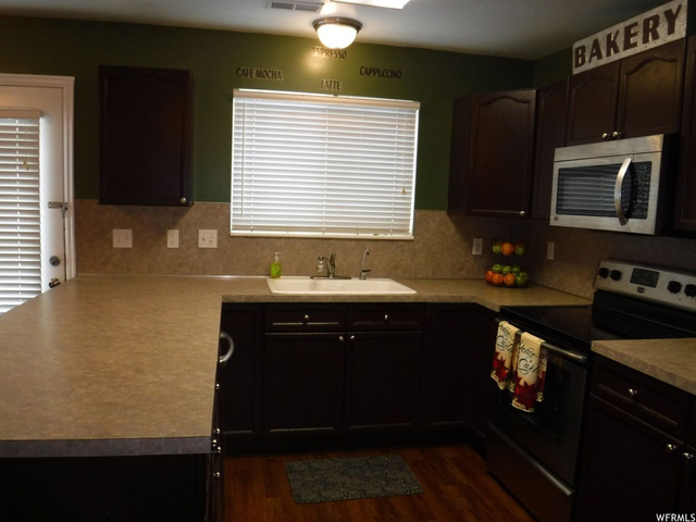 328 E 2350 N, North Ogden, UT 84414 — photo 7