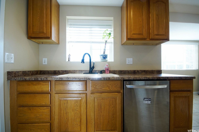 485 E 8400 S, Sandy, UT 84070 — photo 8