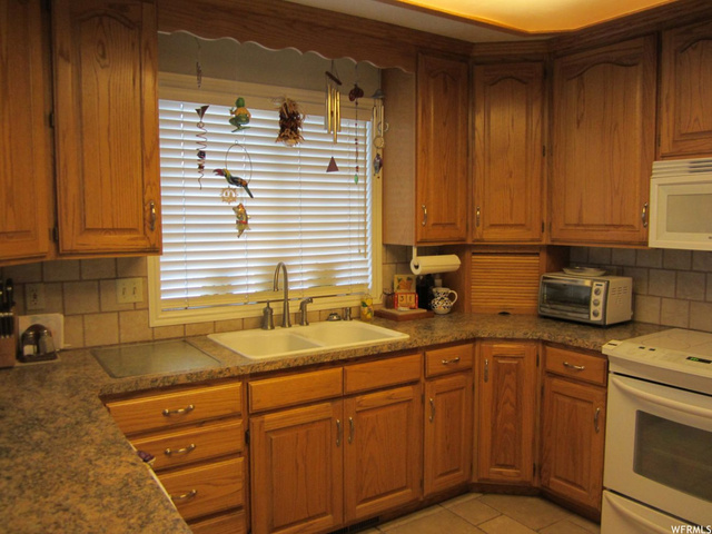 577 S 150 W, Centerville, UT 84014 — photo 9