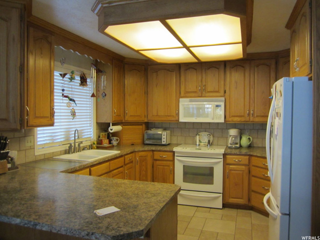 577 S 150 W, Centerville, UT 84014 — photo 8