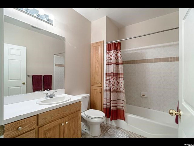 427 W Rawlins Cir, Centerville, UT 84014 — photo 11