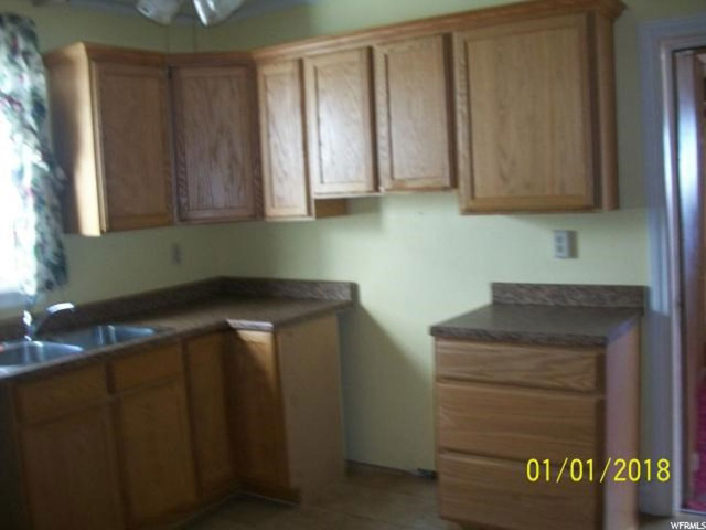 358 E Center St, Richfield, UT 84701 — photo 4