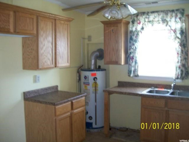 358 E Center St, Richfield, UT 84701 — photo 3